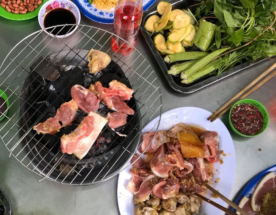 Lưu ngay lịch tr&igrave;nh kh&aacute;m ph&aacute; B&agrave; Đen 2N1Đ cực chi tiết 4