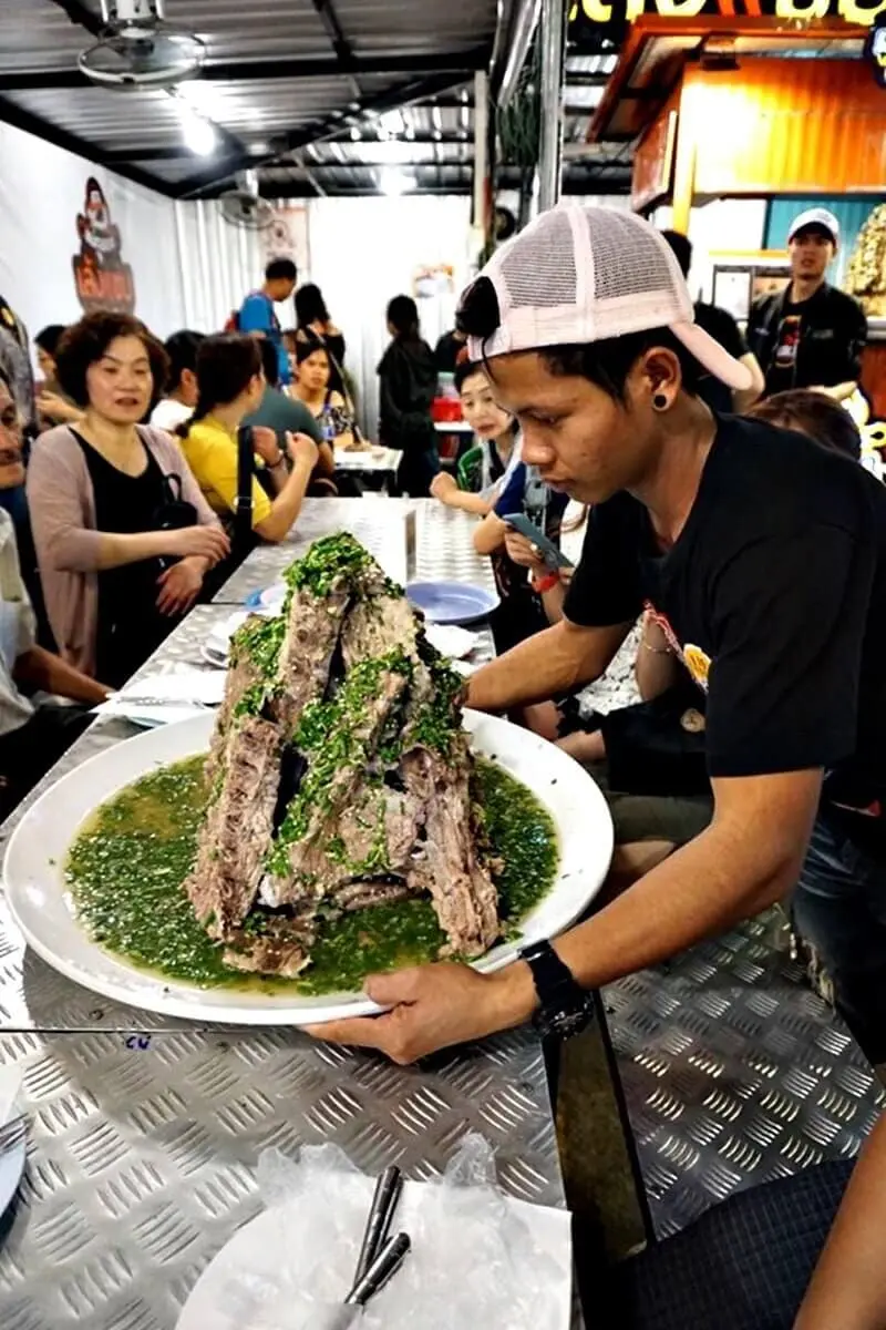 Đắm say m&oacute;n sườn cay Th&aacute;i Lan b&ugrave;ng nổ vị gi&aacute;c 7