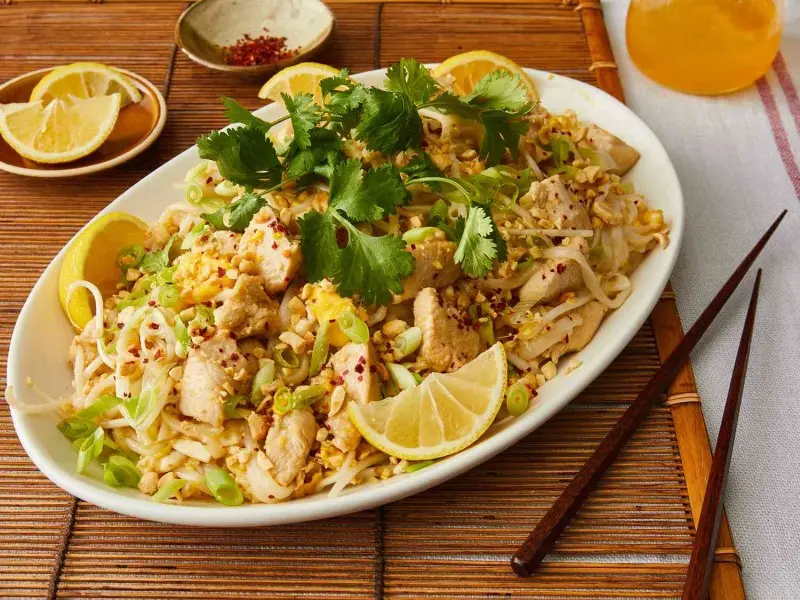Pad Thai, m&oacute;n ăn đậm đ&agrave; tinh t&uacute;y ẩm thực xứ Ch&ugrave;a V&agrave;ng 2