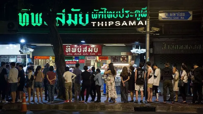Pad Thai, m&oacute;n ăn đậm đ&agrave; tinh t&uacute;y ẩm thực xứ Ch&ugrave;a V&agrave;ng 5
