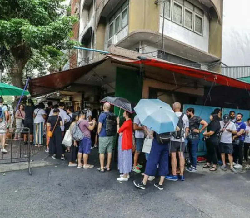 Raan Jay Fai, h&agrave;nh tr&igrave;nh từ đường phố đến danh vọng sao Michelin 10