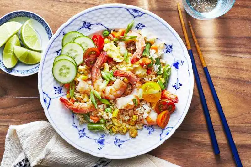 Thưởng thức cơm chi&ecirc;n Khao Pad, m&oacute;n đặc sản trứ danh đất Th&aacute;i 5