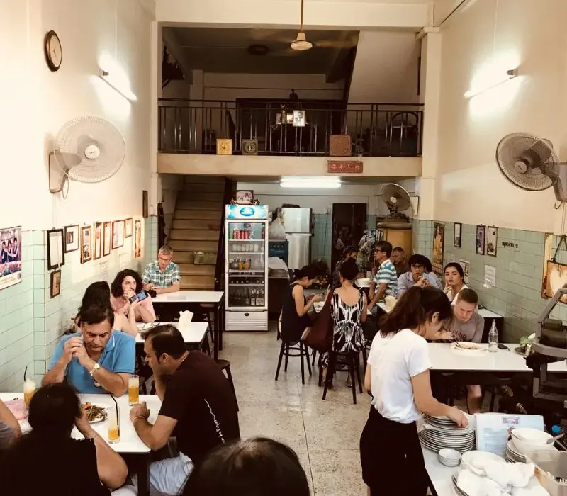 Raan Jay Fai, hành trình từ đường phố đến danh vọng sao Michelin