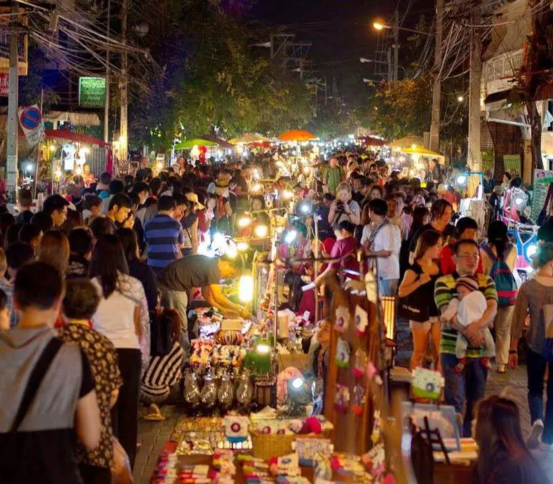 Cẩm nang khám phá chợ đêm Chiang Mai Night Bazaar siêu hot