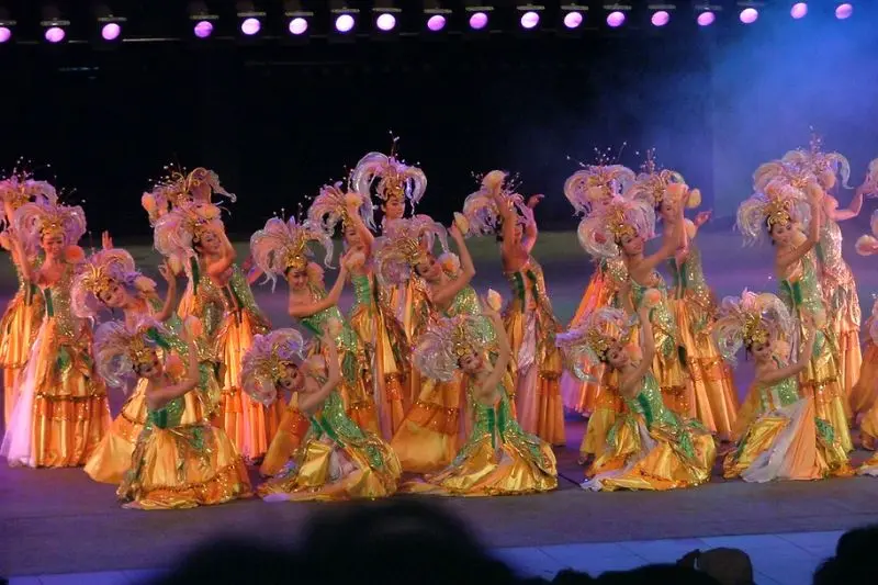 Alcazar Show du lịch v&ograve;ng quanh thế giới chỉ với nghệ thuật 3