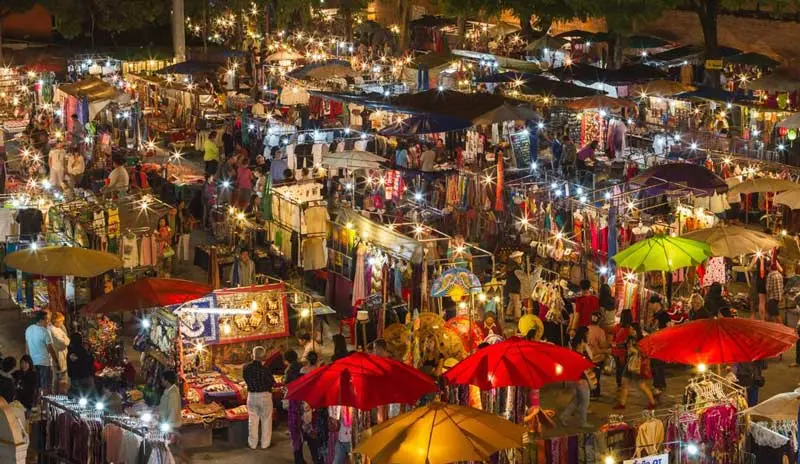 Cẩm nang kh&aacute;m ph&aacute; chợ đ&ecirc;m Chiang Mai Night Bazaar si&ecirc;u hot 3