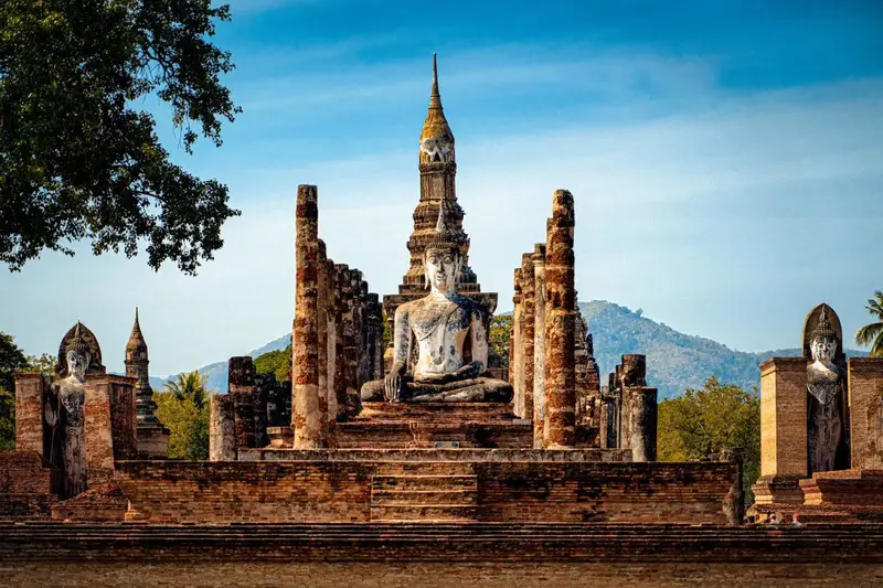 Cố đ&ocirc; Sukhothai nơi đ&oacute;n b&igrave;nh minh của hạnh ph&uacute;c tại Th&aacute;i Lan 4