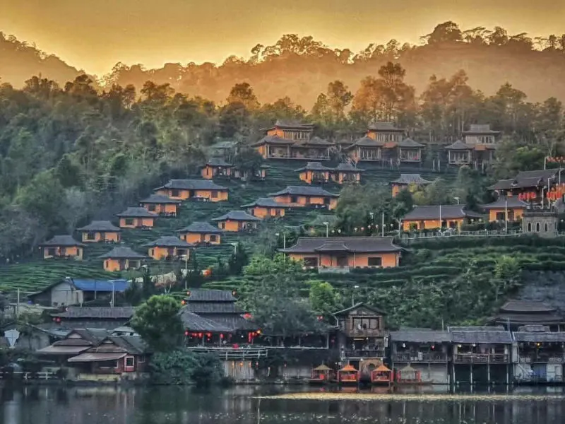 Gh&eacute; thăm l&agrave;ng Ban Rak Thai đẹp mộng mơ, y&ecirc;n ả của người Hoa 2