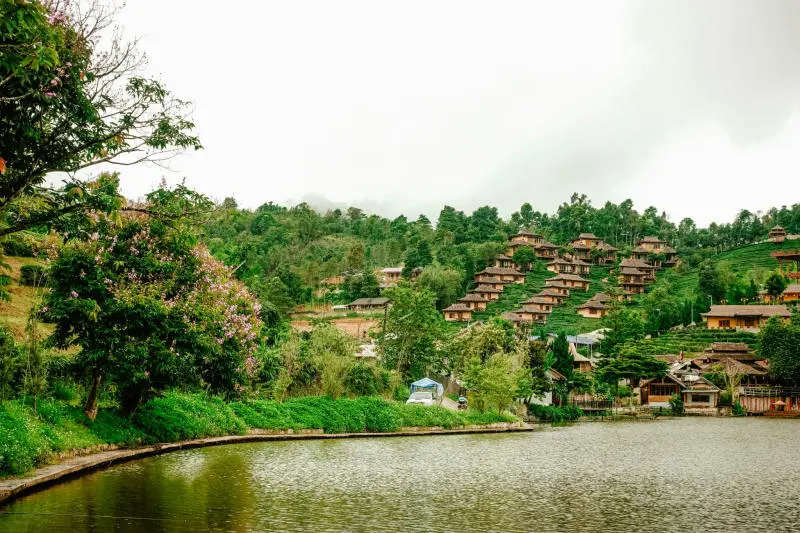 Gh&eacute; thăm l&agrave;ng Ban Rak Thai đẹp mộng mơ, y&ecirc;n ả của người Hoa 6