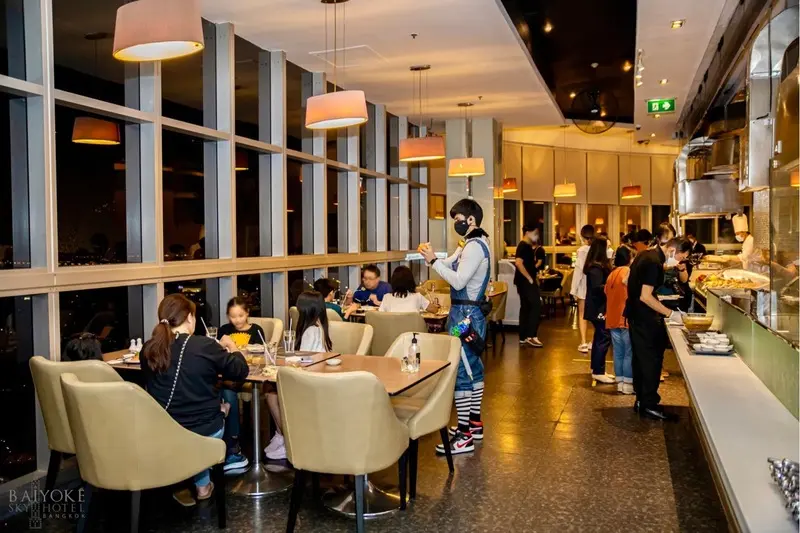 Kh&aacute;m ph&aacute; Baiyoke Sky Buffet, thi&ecirc;n đường ăn uống ngắm cảnh tại Bangkok 2