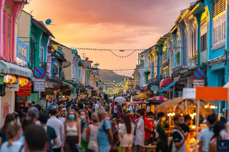Kh&aacute;m ph&aacute; phố cổ Phuket đặc sắc tại Th&aacute;i Lan xinh đẹp 2
