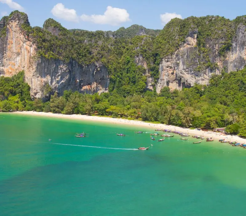 Kh&aacute;m ph&aacute; Railay Beach, thi&ecirc;n đường ẩn m&igrave;nh tại Krabi 4
