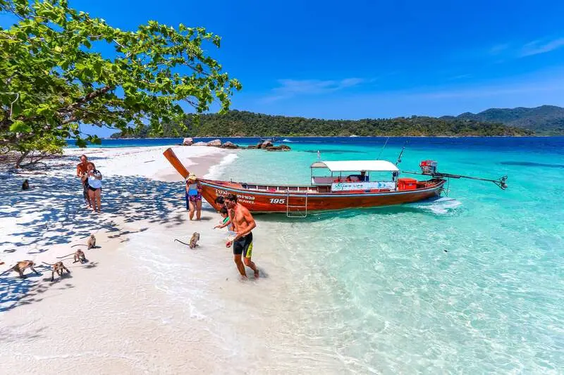 Thi&ecirc;n đường biển Koh Lipe với mặt nước xanh như ngọc tại Th&aacute;i Lan 4