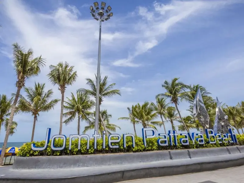 Thư gi&atilde;n tại b&atilde;i biển Jomtien - Chốn b&igrave;nh y&ecirc;n giữa l&ograve;ng Pattaya 3