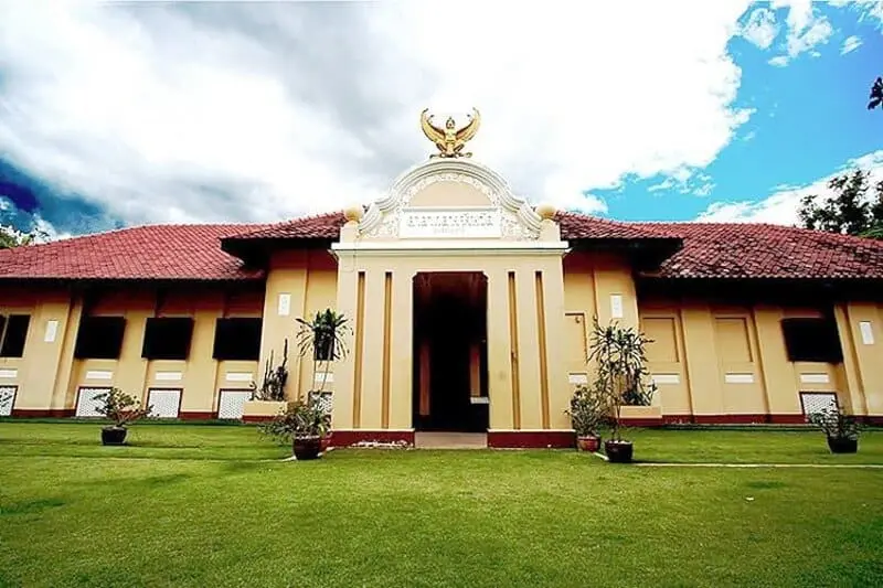 T&igrave;m về b&igrave;nh y&ecirc;n tại Ubon Ratchathani nơi Đ&ocirc;ng Bắc Th&aacute;i 7