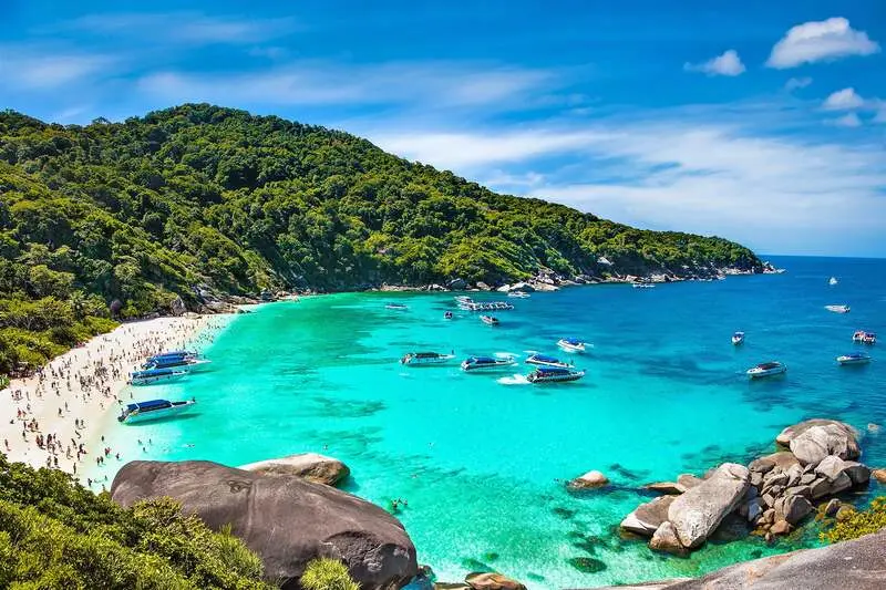 Vịnh Phang Nga nơi biển cả h&ograve;a quyện với bầu trời Th&aacute;i Lan 8