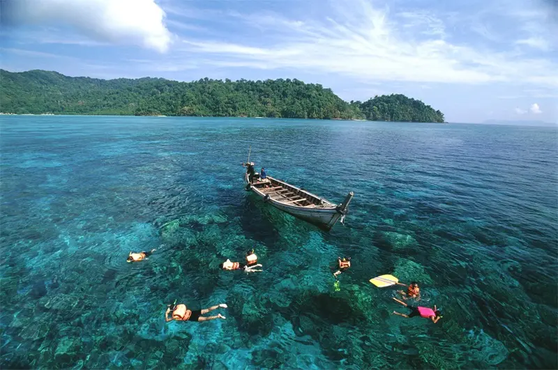 Vịnh Phang Nga nơi biển cả h&ograve;a quyện với bầu trời Th&aacute;i Lan 4