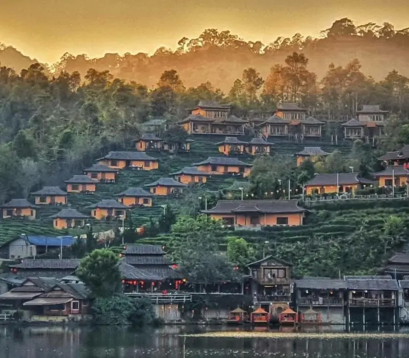 Ghé thăm làng Ban Rak Thai đẹp mộng mơ, yên ả của người Hoa