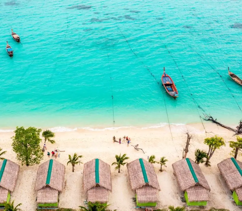 Thiên đường biển Koh Lipe với mặt nước xanh như ngọc tại Thái Lan