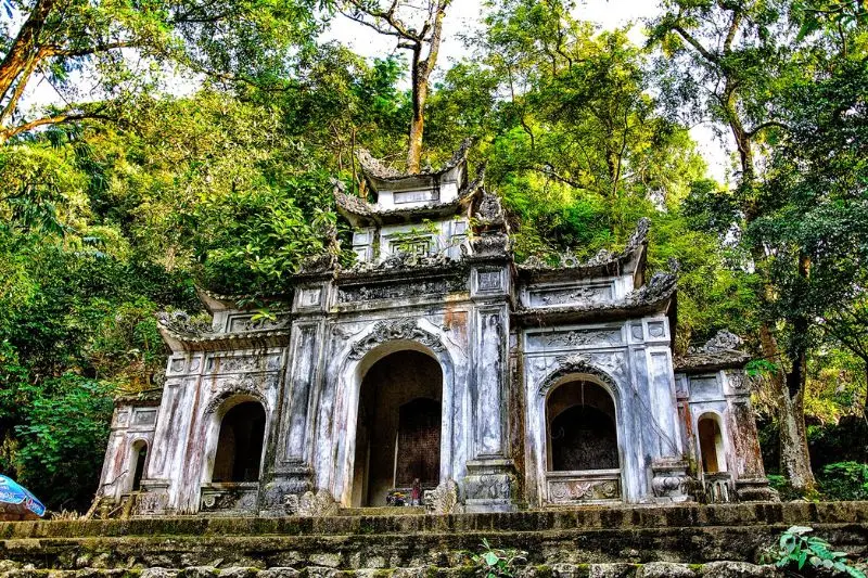 Du lịch Sầm Sơn h&egrave; h&ograve;a v&agrave;o kh&ocirc;ng kh&iacute; lễ hội biển b&ugrave;ng nổ 7