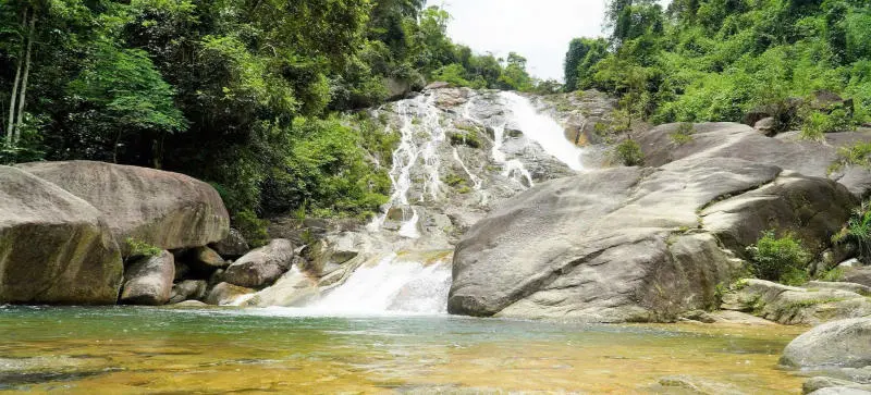 Th&aacute;c Cổng Trời Thanh H&oacute;a đẹp m&ecirc; mẩn giữa chốn nh&acirc;n gian 5
