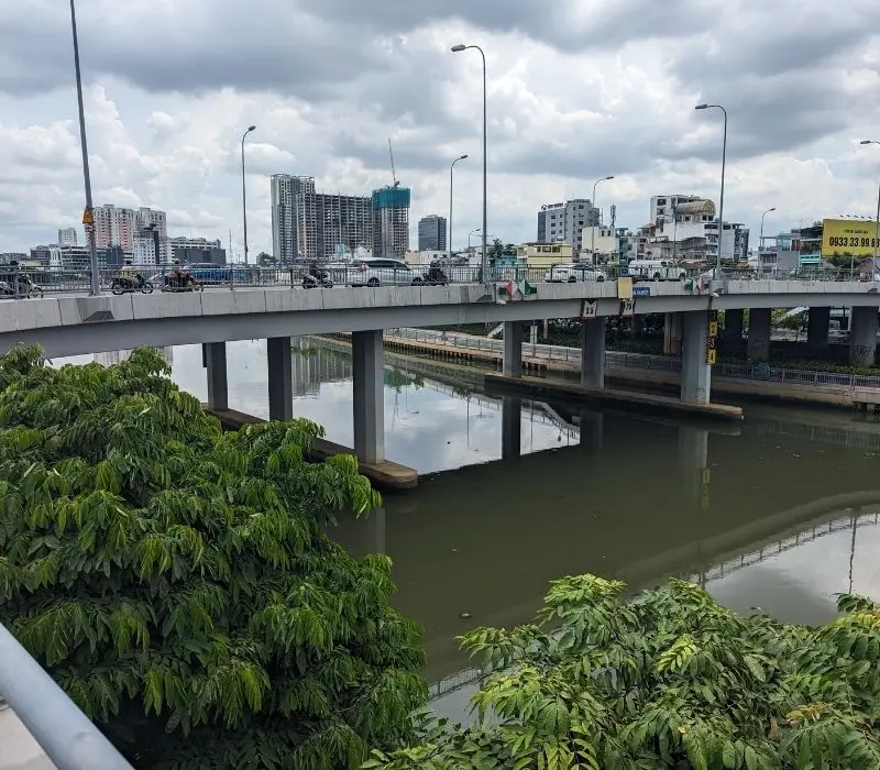 Cầu Calmette: Điểm đến lạ mà quen cho chuyến khám phá Sài Gòn
