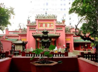 Chùa Ngọc Hoàng cầu con cái tình duyên thiêng bậc nhất TP.HCM