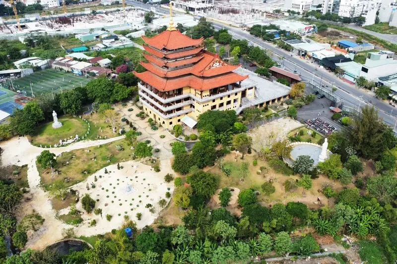 12 ng&ocirc;i ch&ugrave;a linh thi&ecirc;ng S&agrave;i G&ograve;n nổi tiếng cầu an, t&agrave;i lộc đầu năm 11