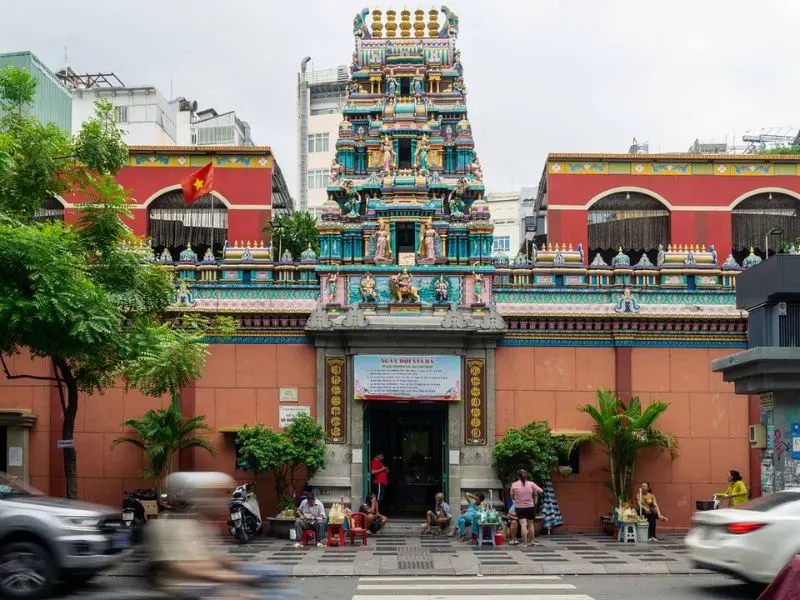 Ch&ugrave;a Ấn Độ, ng&ocirc;i ch&ugrave;a B&agrave; linh thi&ecirc;ng bậc nhất giữa S&agrave;i G&ograve;n 5
