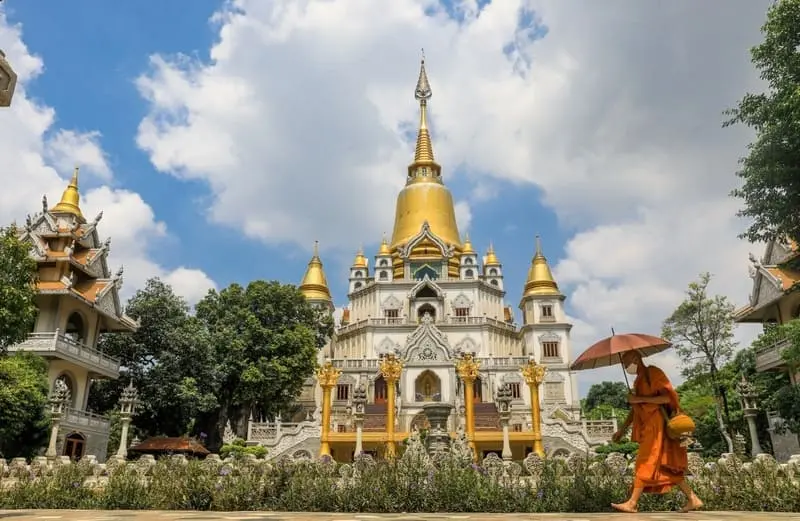 Ch&ugrave;a Bửu Long với kiến tr&uacute;c Th&aacute;i Lan độc đ&aacute;o ph&iacute;a Đ&ocirc;ng TP.HCM 9