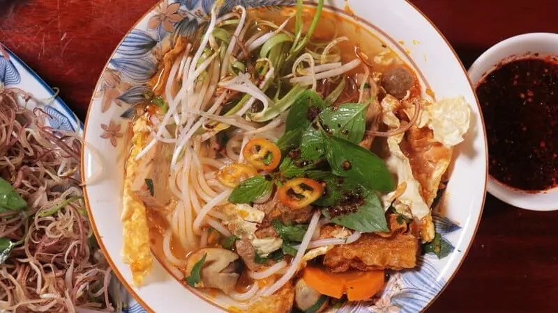 Ch&ugrave;a Bửu Long với kiến tr&uacute;c Th&aacute;i Lan độc đ&aacute;o ph&iacute;a Đ&ocirc;ng TP.HCM 10