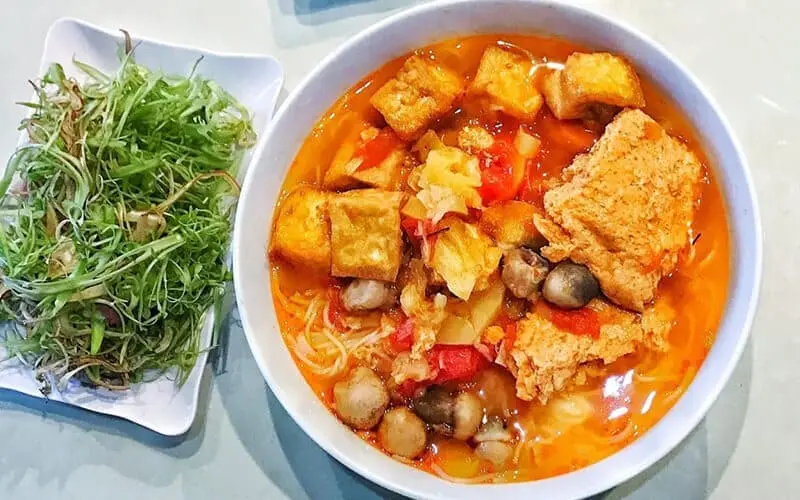 Ch&ugrave;a Bửu Long với kiến tr&uacute;c Th&aacute;i Lan độc đ&aacute;o ph&iacute;a Đ&ocirc;ng TP.HCM 11