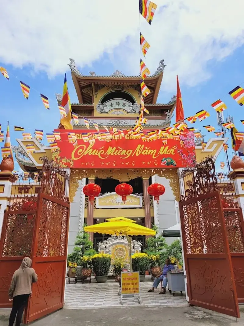 Ch&ugrave;a Dược Sư: Chốn b&igrave;nh y&ecirc;n để t&acirc;m hồn tĩnh lặng giữa S&agrave;i G&ograve;n 6