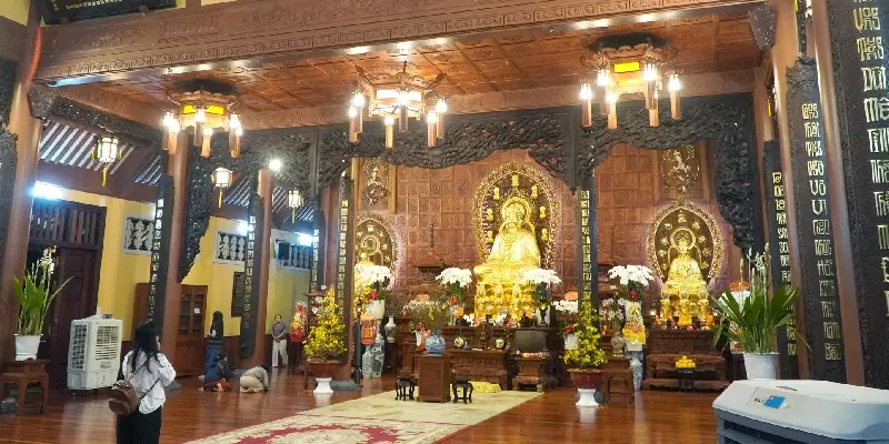 Ch&ugrave;a Hải Quang: Chốn t&acirc;m linh thanh tịnh giữa l&ograve;ng S&agrave;i G&ograve;n 8