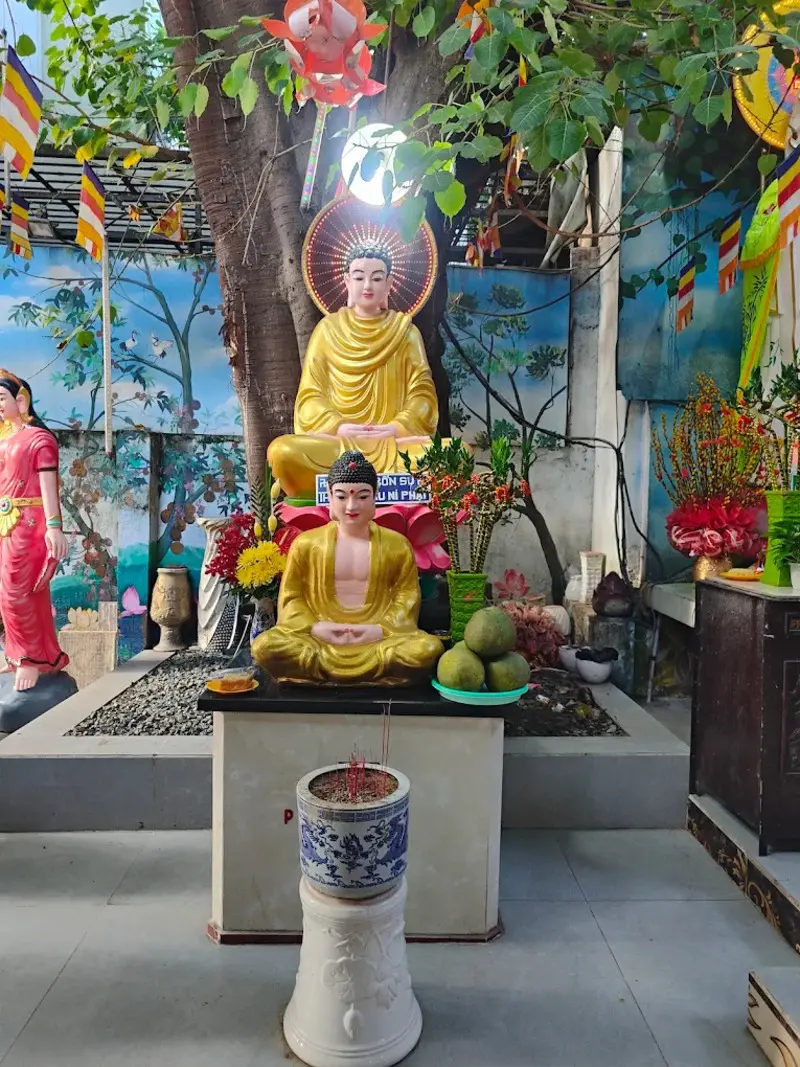 Ch&ugrave;a Li&ecirc;n Hoa, ng&ocirc;i ch&ugrave;a ph&aacute;i Bắc t&ocirc;ng 22 năm kh&ocirc;ng đốt v&agrave;ng m&atilde; 8