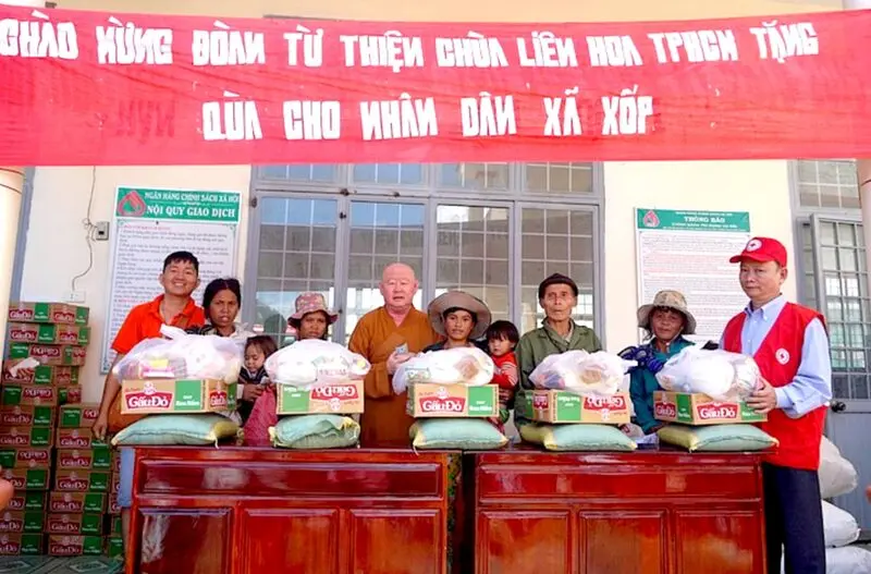 Ch&ugrave;a Li&ecirc;n Hoa, ng&ocirc;i ch&ugrave;a ph&aacute;i Bắc t&ocirc;ng 22 năm kh&ocirc;ng đốt v&agrave;ng m&atilde; 6