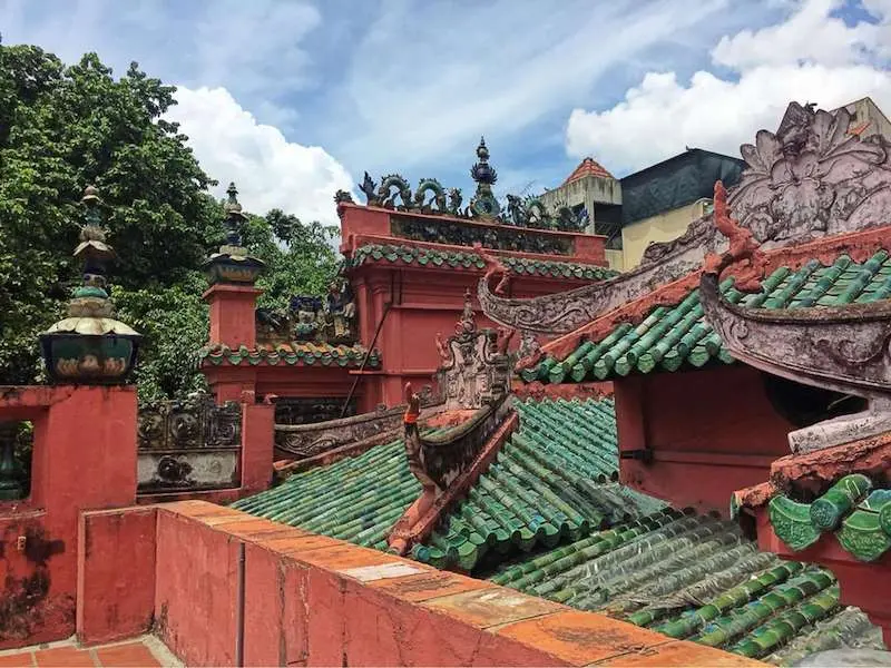 Ch&ugrave;a Ngọc Ho&agrave;ng cầu con c&aacute;i t&igrave;nh duy&ecirc;n thi&ecirc;ng bậc nhất TP.HCM 9