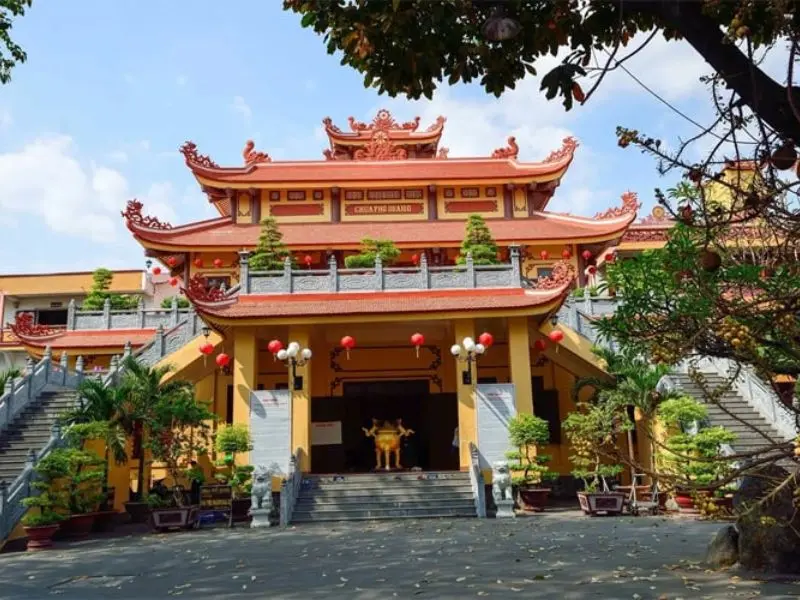 Ch&ugrave;a Phổ Quang tại TP.HCM v&agrave; h&agrave;nh tr&igrave;nh t&igrave;m về chốn linh thi&ecirc;ng, y&ecirc;n b&igrave;nh 2