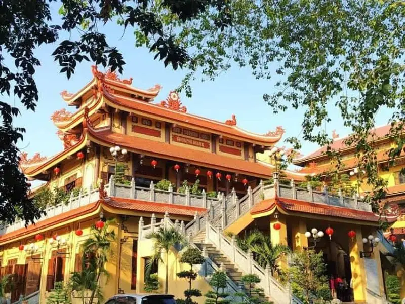 Ch&ugrave;a Phổ Quang tại TP.HCM v&agrave; h&agrave;nh tr&igrave;nh t&igrave;m về chốn linh thi&ecirc;ng, y&ecirc;n b&igrave;nh 3