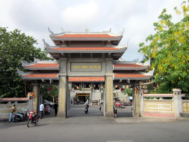 Ch&ugrave;a Vĩnh Nghi&ecirc;m, ng&ocirc;i ch&ugrave;a linh thi&ecirc;ng giữa l&ograve;ng S&agrave;i G&ograve;n 5