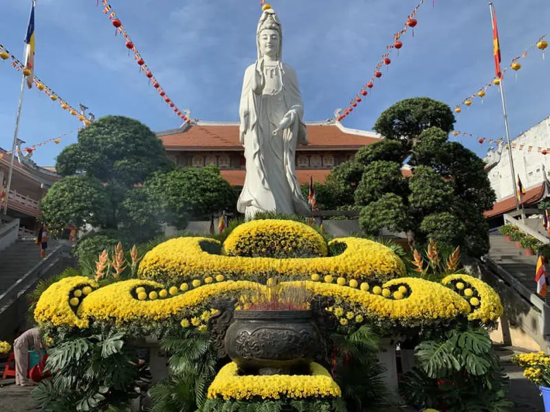 Ch&ugrave;a Vĩnh Nghi&ecirc;m, ng&ocirc;i ch&ugrave;a linh thi&ecirc;ng giữa l&ograve;ng S&agrave;i G&ograve;n 7