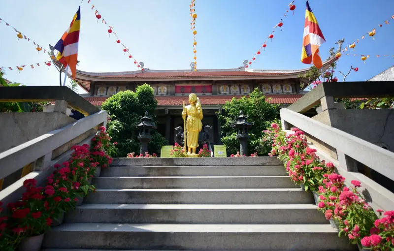 Ch&ugrave;a Vĩnh Nghi&ecirc;m, ng&ocirc;i ch&ugrave;a linh thi&ecirc;ng giữa l&ograve;ng S&agrave;i G&ograve;n 10