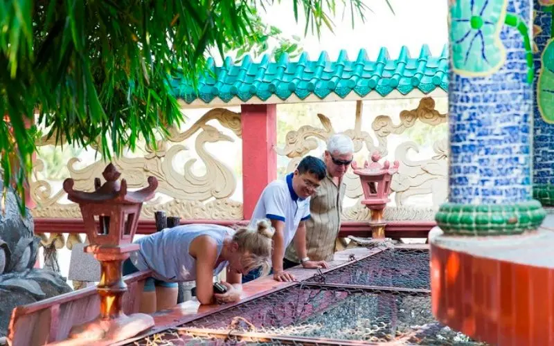 C&oacute; ng&ocirc;i miếu nổi G&ograve; Vấp b&igrave;nh y&ecirc;n giữa d&ograve;ng s&ocirc;ng V&agrave;m Thuật 17