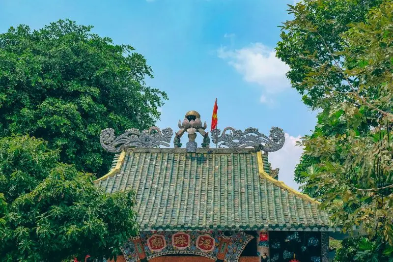 C&oacute; ng&ocirc;i miếu nổi G&ograve; Vấp b&igrave;nh y&ecirc;n giữa d&ograve;ng s&ocirc;ng V&agrave;m Thuật 9