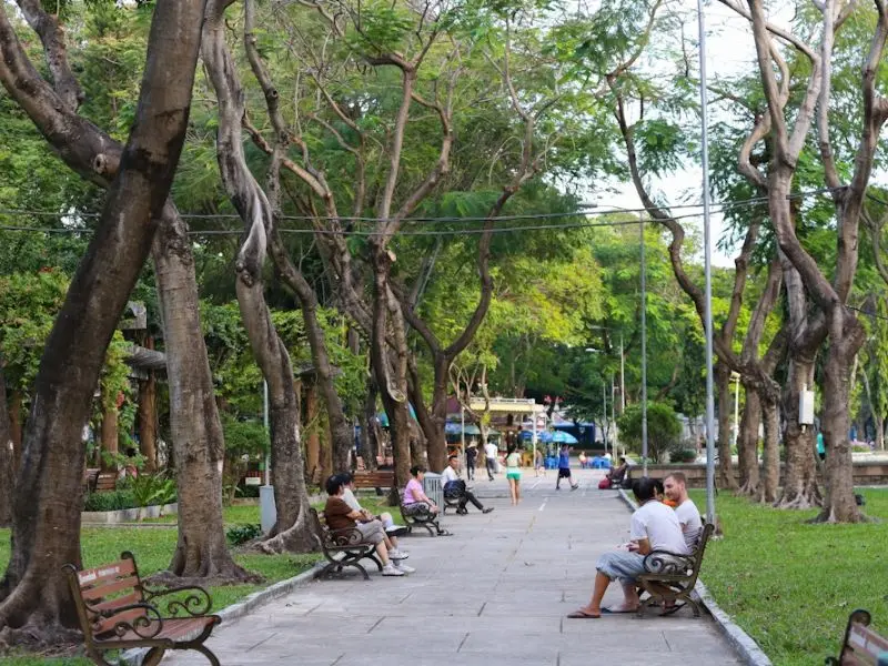 C&ocirc;ng vi&ecirc;n L&ecirc; Thị Ri&ecirc;ng - Địa điểm ăn chơi cực đ&atilde; tại S&agrave;i G&ograve;n 11