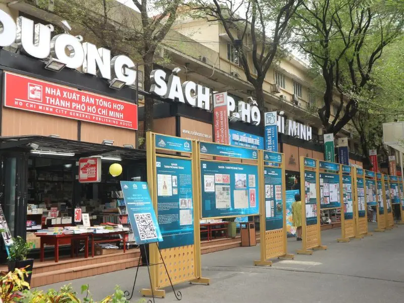 Dạo đường s&aacute;ch Nguyễn Văn B&igrave;nh trải nghiệm kh&ocirc;ng gian tri thức 4