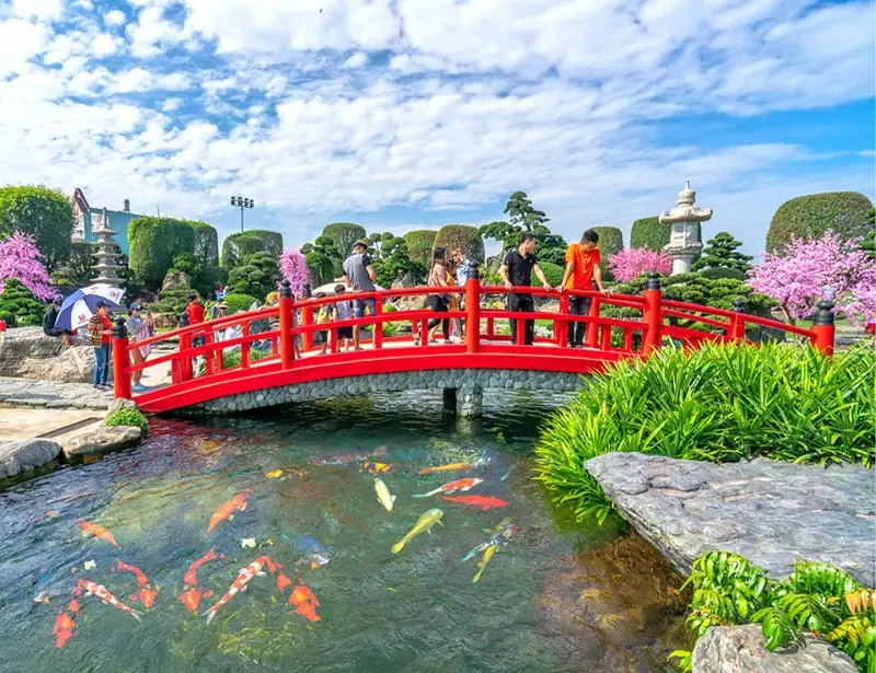 Đến c&ocirc;ng vi&ecirc;n C&aacute; Koi chi&ecirc;m ngưỡng khu vườn Nhật Bản giữa l&ograve;ng S&agrave;i G&ograve;n 6