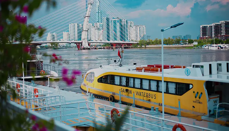 Đến ga t&agrave;u thuỷ B&igrave;nh An ngắm nh&igrave;n s&ocirc;ng S&agrave;i G&ograve;n &ecirc;m ả 3