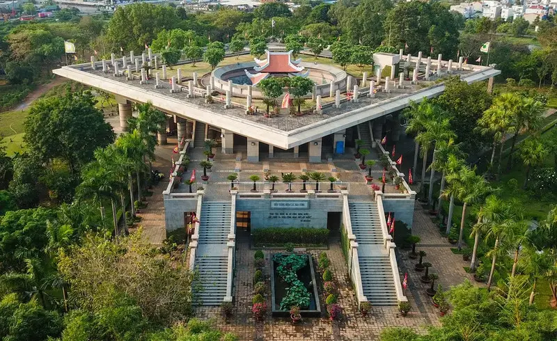Đền Tưởng niệm c&aacute;c Vua H&ugrave;ng Quận 9 linh thi&ecirc;ng giữa l&ograve;ng S&agrave;i G&ograve;n 9