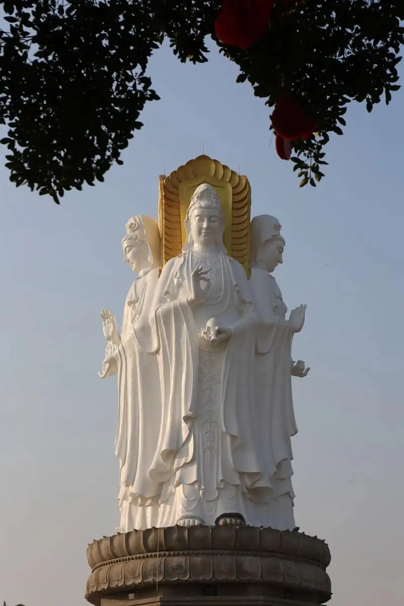 Gh&eacute; thăm ch&ugrave;a B&aacute;o &Acirc;n, kh&ocirc;ng gian linh thi&ecirc;ng v&agrave; cổ k&iacute;nh 3